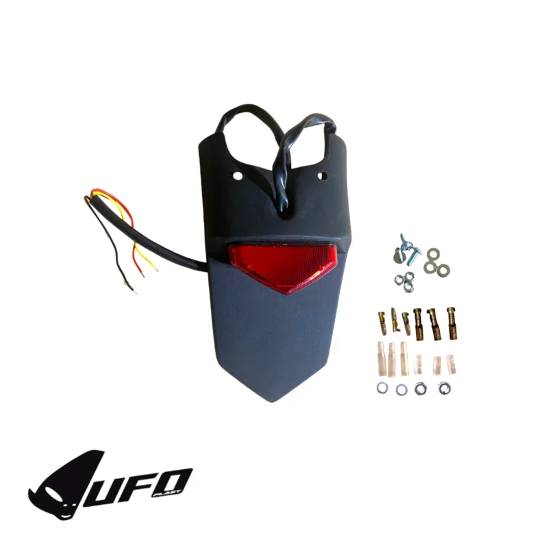 Feu Stop Arrière UFO adaptable sur garde boue universel, avec visseries et cosses